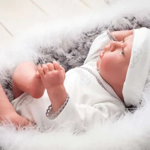 Реалистична кукла бебе Ноел Arias Reborn 40 см., с кош и аксесоари